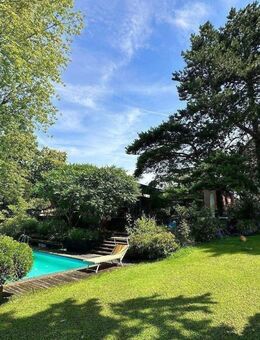 Fürth-Obermichelbach ~ Exklusiver Architekten-Bungalow – Paradies mitten im Grünen mit parkähnlichem Anwesen, Pool und Garten in ruhiger Traumlage - Obermichelbach