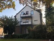 Gepflegtes 3-Parteien MFH mit Balkonen und 3-Garagen in 47137 Duisburg - Duisburg