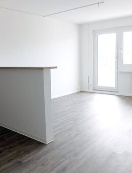 Erstbezug nach Sanierung - Wohnglück für die kleine Familie mit süßem Balkon in Kappel - Chemnitz