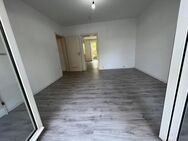 Frisch Renovierte 2 Zimmer Wohnung mit Balkon - Krefeld