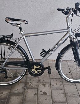 Verkaufe ein Fahrrad der Marke Schwabenrad 28Zoll 21Gang Aluminium Rahmen Felgendynamo - Roding Zentrum