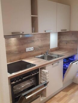 ERSTBEZUG NACH SANIERUNG!!! Attraktive Wohnung mit moderner EBK und Balkon - Limbach-Oberfrohna