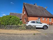 Renovierte Einliegerwohnung in Sackgassenlage: 2,5 Zimmer mit moderner Einbauküche und hellen Zimmern zu vermieten - Nusse
