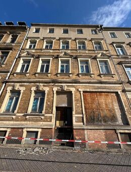 Objekt-Nr.: 2125 - unsaniertes Wohn- und Geschäftshaus mit 5 Wohnungen und 1 Gewerbe in Plauen (Haselbrunn) - Plauen