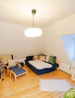 Charmante 3-Zi.-Altbauwohnung mit großer Hobbyfläche - Lübeck
