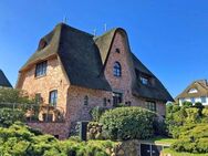 Charmantes Friesenhaus unter Reet mit einer Erdgarage am Keitumer Wattenmeer - Sylt