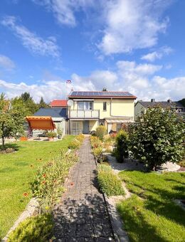 DOPPELHAUSHÄLFTE MIT TRAUMGARTEN UND WHIRPOOL! Viel Platz, Einliegerwohnung und Photovoltaik - Wimmelburg