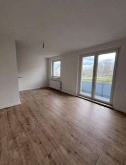 Ruhiges Wohnen in Magdeburg: helle 2-RW mit Balkon - offener Wohnbereich - Bad mit Wanne - PKW-STP - Magdeburg