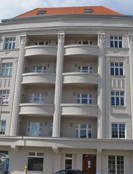 Hochwertig sanierte 4-Zimmer-Wohnung mit 2 Balkonen ! - Leipzig