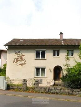 Toplage im Ortskern! Renovierungsbedürtiges Zweifamilienhaus in Roding! - Roding