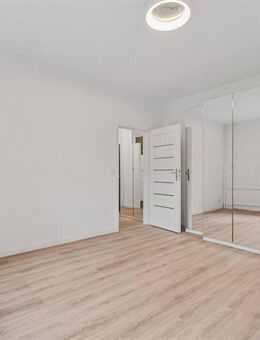 Sanierung 2025, ruhig, gut vermietet, idealer Grundriss, Balkon, Stellplatz - Berlin