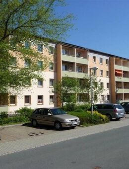 lichtdurchflutete helle 4-Raum-Wohnung in Saalfeld mit Balkon und Stellplatz - Saalfeld (Saale)