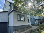Nähe Rennerod, Randlage! Stilvolles Westerwälder Wohnhaus inkl. Garagen und Scheune! - Liebenscheid
