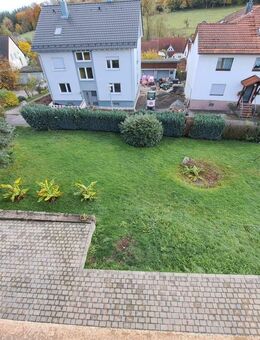 Gelegenheit: Alternative zum Einfamilienhaus! EG und OG-Whg. frei / mit rd. 260 m² Wohnfl./DG-Whg. vermietet im gr. 3-Fam.-Haus auf über 800 m² Grund - Ettlingen