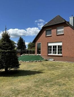 Gepflegtes Einfamilienhaus mit idyllischem Grundstück, nahe dem Klein Plastener See (ca. 750 m) - Groß Plasten