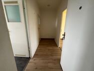 Kautionsfrei // 2 Zimmer Wohnung zum Selbstgestalten mit Badewanne// + 2 Monate die Kaltmiete sparen // - Hainichen (Sachsen)