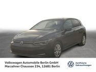 VW Golf, 1.5 eTSI Style, Jahr 2020 - Berlin