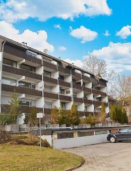 Mitten in Königsfeld i.S., 2 Zi.-ETW, Balkon und Terrasse + Tiefgaragenstellplatz optional - Königsfeld (Schwarzwald)