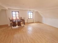 Neu renovierte 4 Zimmer Dachgeschoss Wohnung in NÜRNBERG-Almoshof - Nürnberg