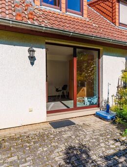 Zwischen Wiesen und Sonne - 2-Zimmer-Wohnung mit Terrasse und Garten - Sangerhausen