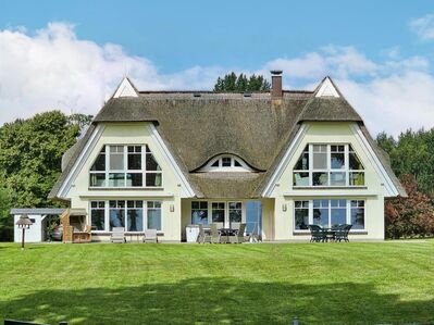 Exklusive Reetgedeckte Villa mit eigenem Strandzugang auf der Sonneninsel Rügen!