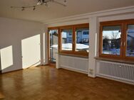 Sonnige hochwertig renovierte 3-4-Zimmer-Wohnung mit Balkon und Stellplatz (für Allergiker geeignet) - Schöllnach
