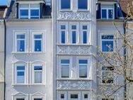 Stilvolle große Wohnung - 4-Zi. mit Balkon - hoch über dem Schrevenpark - in prächtigem Altbau - Kiel