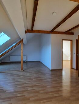 Gemütliche Dachgeschoss-Wohnung ++ sofort verfügbar - Merseburg