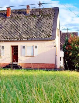 Freistehendes Einfamilienhaus auf großem Grundstück - Föhren