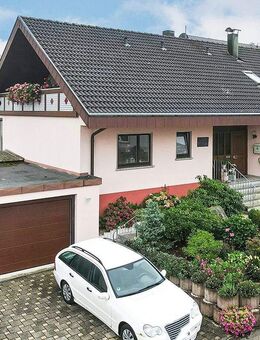 Mehrgenerationen-Wohnen oder XXL-Familienglück mit geschütztem Garten . privater Wellnessbereich - Winterlingen