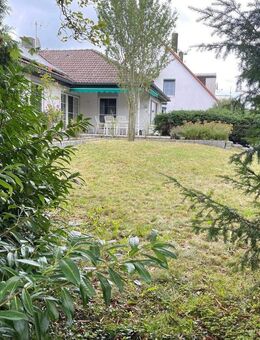 Gepflegter Bungalow mit 5 Zimmern, Sauna, Photovoltaikanlage und Doppelgarage. - Odelzhausen