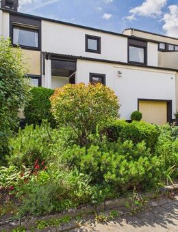 Das Zentrum ist fußläufig erreichbar! Vielseitiges und großzügiges Wohnhaus mit Garage in Düren - Düren