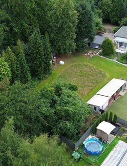 Großzügiges Anwesen auf einem Grundstück von 4.628 m², das insgesamt drei Eigentumswohnungen umfasst - Barsinghausen