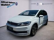 VW Touran, 1.5 TSI Move L, Jahr 2023 - Walldorf (Baden-Württemberg)