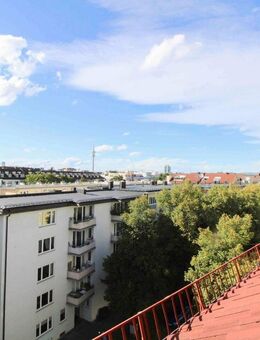 Attraktive Dachgeschosswohnung mit Blick über die Dächer Schwabings - München