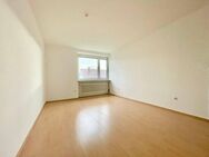 Große & helle 2-Zimmer-Wohnung mit ca. 51,7 qm im obersten Stock - Creußen