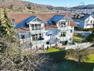 Charmante 2,5-Zimmer-Dachgeschosswohnung mit großem Balkon und Weitblick - Steißlingen