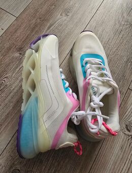 Turnschuhe weiß mit Muster Größe 38 ungetragen - Berlin