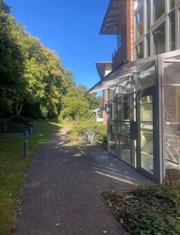 Attraktive Investition: Erdgeschosswohnung mit 2 Tiefgaragenplätzen und hoher Rücklage - Ratzeburg