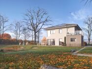 Baugrundstück mit Neubau - Einfamilienhaus in schöner Lage - Schönfeld (Sachsen)