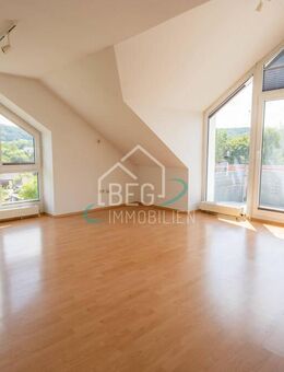 Großzügige 4-Zimmer-Dachgeschosswohnung mit Balkon in Michelbach an der Bilz - Michelbach (Bilz)