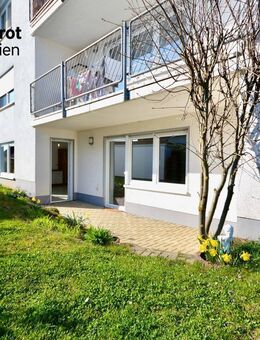 +++ Sofort einziehen! NEUwertige Wohnung mit Sonnenterrasse, eigenem Gärtchen und 2 Stellplätzen +++ - Schauenburg