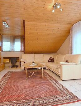 Voll möblierte Wohnung mit Balkon in Sindelfingen - Sindelfingen