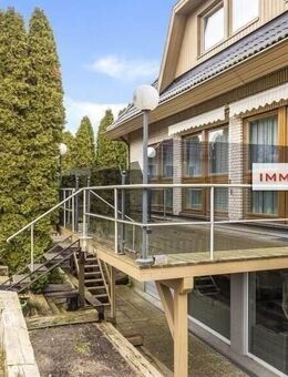 IMMOBERLIN.DE - Hochwertiges Einfamilienhaus mit 2 Einliegerwohnungen & Indoorpool in Topzustand & beschaulicher Lage - Blankenfelde-Mahlow