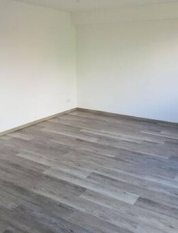Renovierte Wohnung im ruhigen Haus mit neuem Bad, Einbauküche und eigenem Eingang! - Auetal