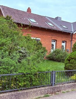 Schmuckstück im Dornröschenschlaf - sanierungsbedürftiges Reihenendhaus mit viel Charme - Geesthacht
