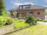 Zweifamilienhaus mit Garten und Top-Potenzial in gut angebundener Lage - Schneverdingen