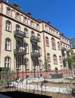 Wohnen mit Stil - Offen geschnittene 3-Zimmer-Wohnung im Dachgeschoss - Wiesbaden