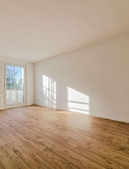 3-Raum-Wohnung mit Balkon - Neuvermietung nach Wohnungssanierung - Glauchau