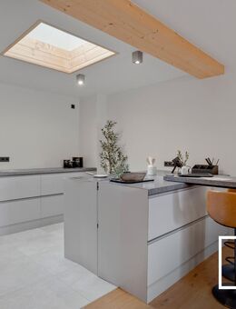 Barrierefreie 3-Zimmer-Wohnung in Toplage am Neuen Schloss mit Aufzug, Balkon & Naturblick - Bayreuth